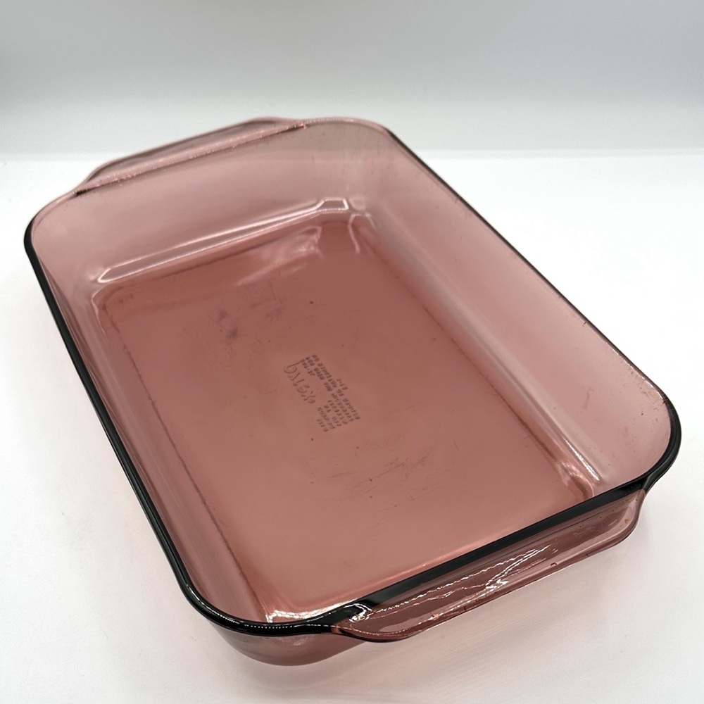 Pyrex 9x13” Cranberry Glass rectangular baking dish. 3 QT Vintage